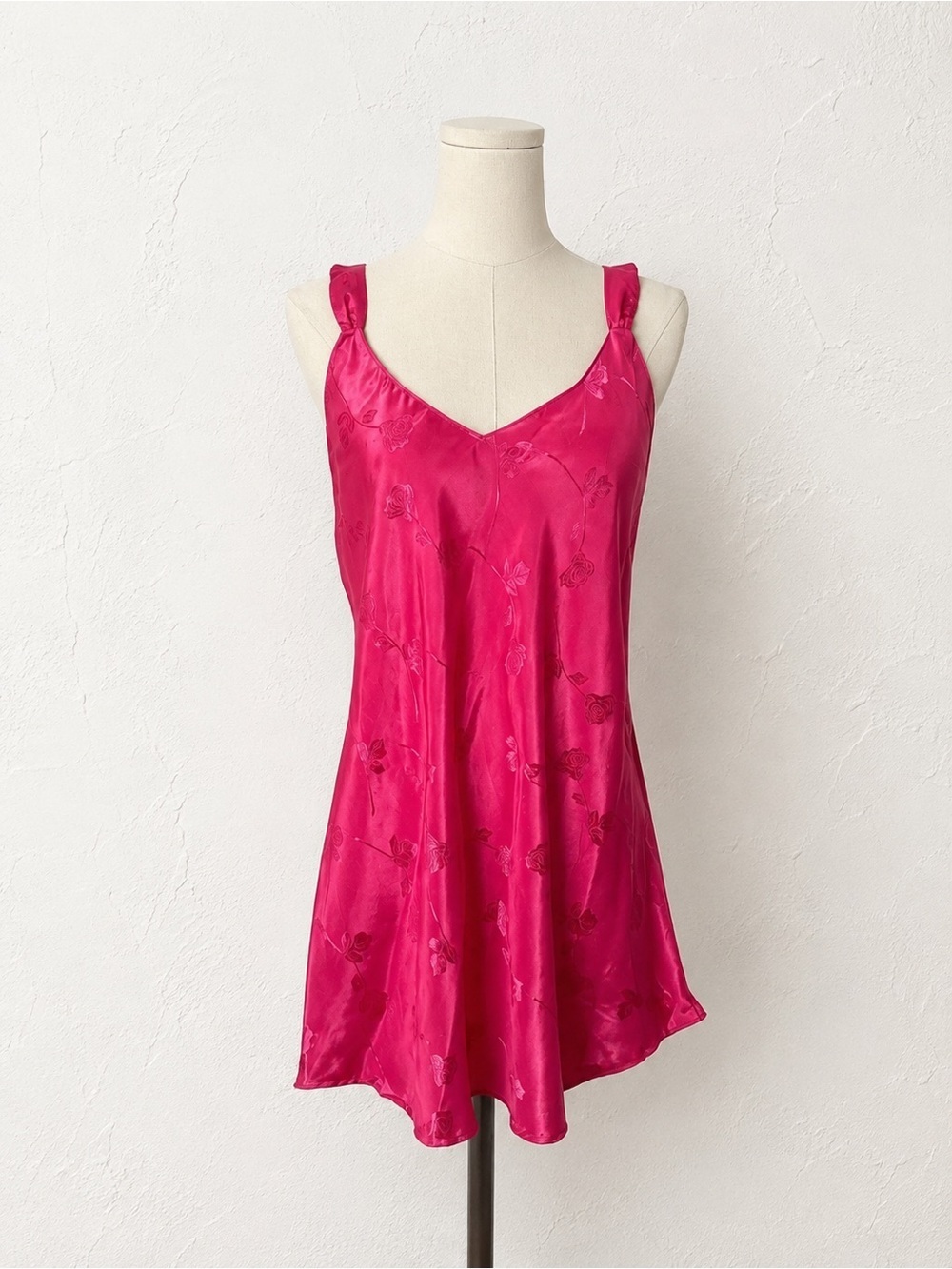 Vintage pink  rose embossed details M